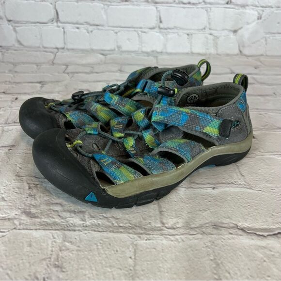Keen Blue Green Gray Camo Newport H2 Hiking Sandals Boys size 4 - Picture 1 of 10